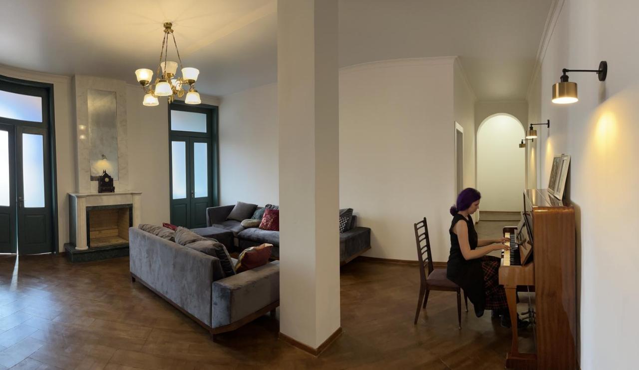 Pigeon Guest House Tbilisi Exterior photo